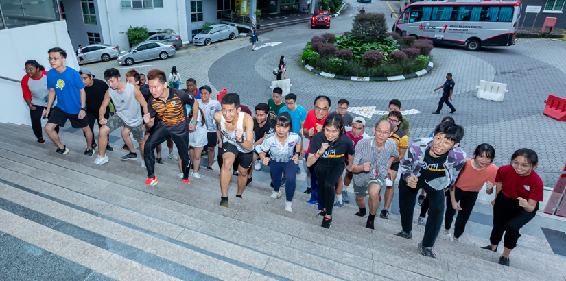  UCSI University and UCSI College students were lucky to experience a personal 1.5-hours tower running workshop with the world’s number one tower runner Mr. Soh Wai Ching.